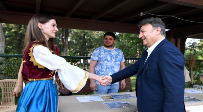 Bornova’da Halk Dansları Festivali coşkusu