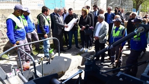 Bornova’da yollar hızla yenileniyor 