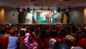Bucalı miniklere tiyatro şöleni