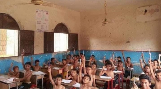 Dersi çıplak işlediler! Öğrenciler sıcaklara dayanamadı