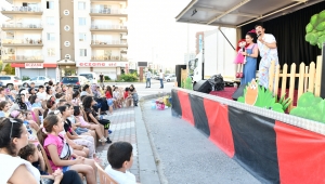 Çiğli Belediyesi Tiyatro Tırı Mahalle Turuna Çıktı