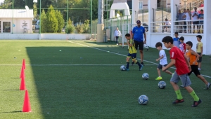 Futbolun genç yetenekleri Buca’da keşfediliyor