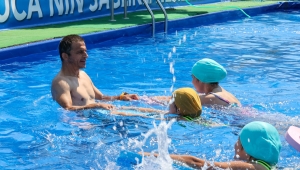 Buca’da portatif havuzlara büyük ilgi