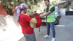 Bayraklı Belediyesinden öğrencilere kırtasiye desteği