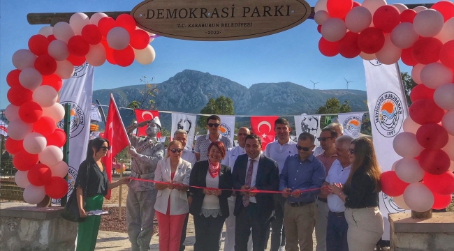 Kurtuluş coşkusu, “Demokrasi” ile taçlandı