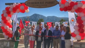 Kurtuluş coşkusu, “Demokrasi” ile taçlandı