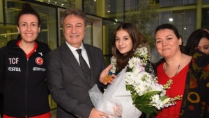 Bornovalı cimnastikçilerden bir madalya daha
