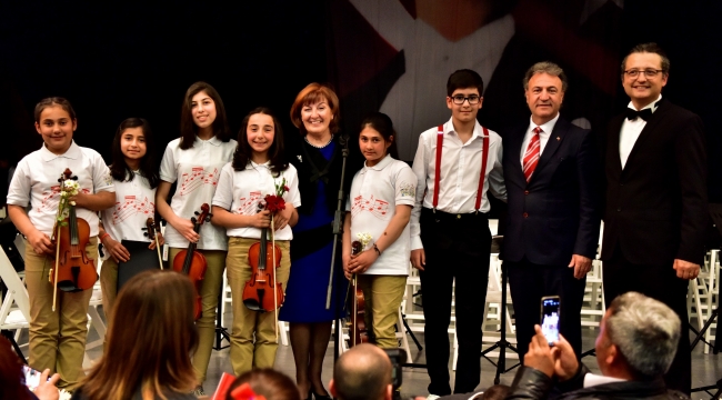 Bornovalı minik müzisyenler Cumhuriyet için çalacak