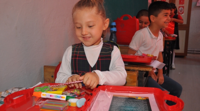 Menderes Belediyesi’nden öğrencilere destek
