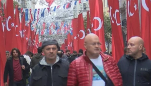 İstiklal Caddesi Türk bayraklarıyla donatıldı