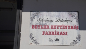 Seferihisar Belediyesi Zeytinyağı Sıkımına Başladı