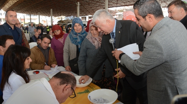 Torbalı’daki 59 üreticiye 214 küçükbaş desteği