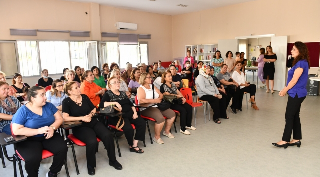 Çiğlili Kadınların Buluşma Adresi: Mor Akademi