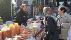 Kadınların emekleri, rengarenk tezgahlarda