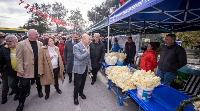 Baharın da siyasetin de yalancısına inanmayın