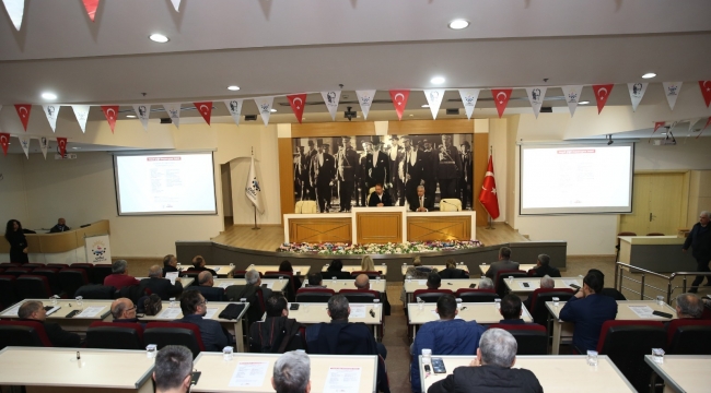 Başkan Gümrükçü Depremzedelerin Barınma İhtiyacı için Emlakçılarla Buluştu