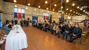 Başkan Soyer deprem yardımları için ilçe belediye başkanları ile buluştu