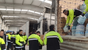 Deprem bölgesine İzmir’den destek sürüyor