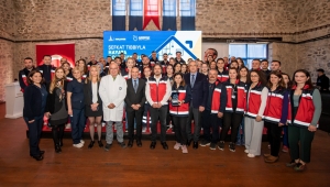 Eşrefpaşa Hastanesi bambaşka bir hikâye yazıyor