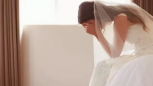 Gelin şok gerçeği böyle öğrendi! Damat hala annesini emiyormuş