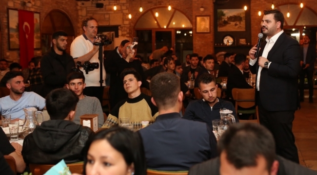 AK Partili İnan’dan İzmir’de, gençliğe yapılan yatırım raporu