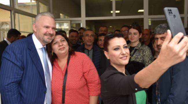 Pehlivan, belediye ailesiyle bayramlaştı