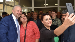 Pehlivan, belediye ailesiyle bayramlaştı