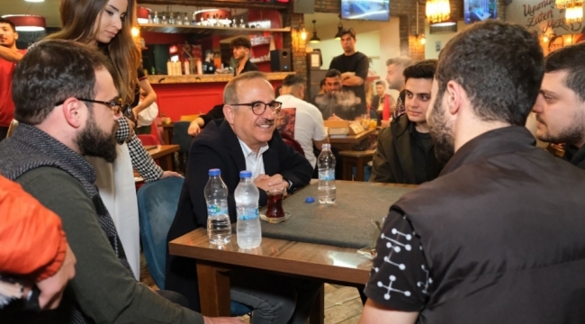 Sürekli gençlere seslendi “Genç kardeşlerim, ülkemizin kazanımlarına sahip çıkacak sizlersiniz, size güvenim tam”