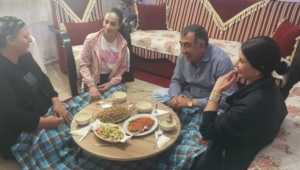 Yer Sofrası'da Bir Gönül Sofrası'da Bir