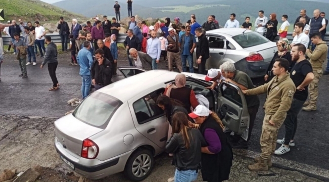 Ardahan'da trafik kazasında 12 kişi yaralandı