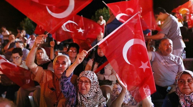  Bergama'da 15 Temmuz Demokrasi ve Milli Birlik Günü Programı anıldı