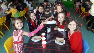 DAYANIŞMA SAHNESİ KONSERİ, 50'DEN FAZLA ÇOCUĞA 