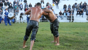 Edremit’te 500 pehlivan kol bağlayacak