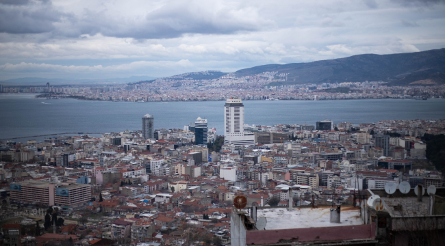 İzmir, Uluslararası Avrupa Demokrasi Başkenti Şehirler Ağı’na Katıldı