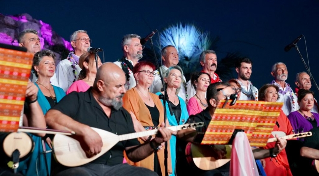 Seferihisar'da türkü dolu gece