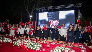 Başkan Soyer 30 Ağustos resepsiyonuna katıldı