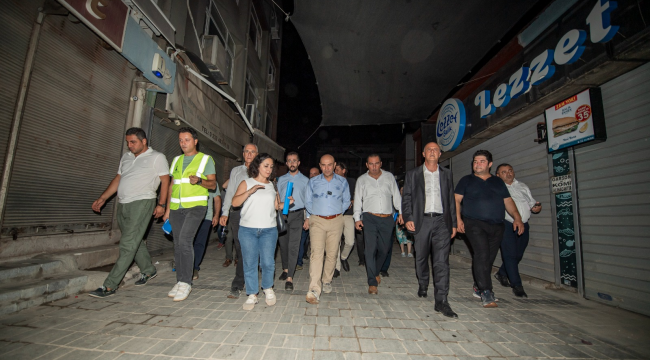 Gece şantiye, gündüz çarşı