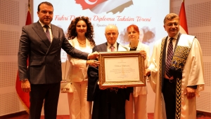 Güral Porselen Yönetim Kurulu Başkanı İsmet Güral'a Fahri Doktora Ünvanı 
