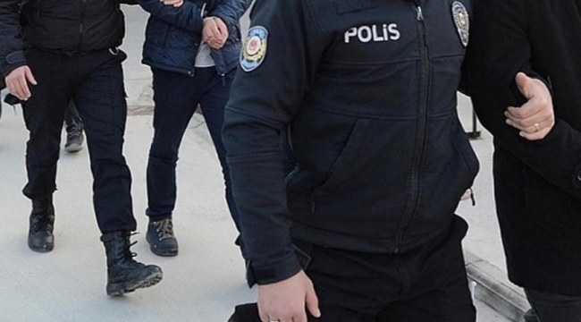 İstanbul'da kendilerini bankacı olarak tanıtıp dolandırıcılık yapan 3 kişi tutuklandı