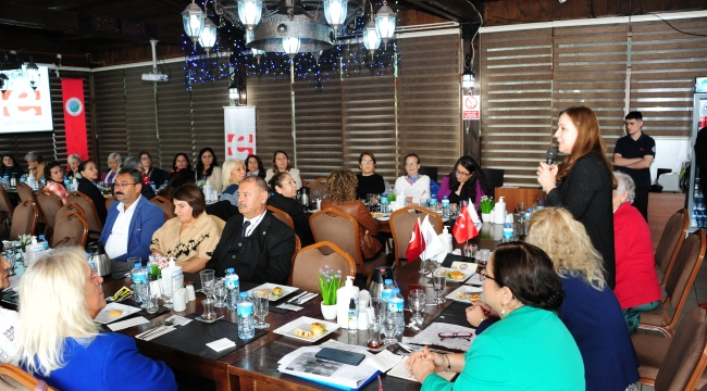 İzmir Kadın Politikaları Balçova’da konuşuldu