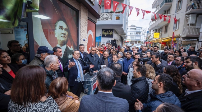 Başkan Batur’a miting gibi karşılama