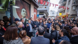 Başkan Batur’a miting gibi karşılama