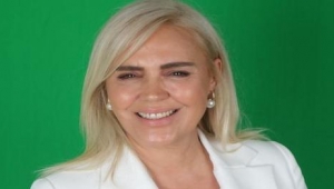 Bayraklı'nın ilk kadın başkanı olmak için yola çıktı!