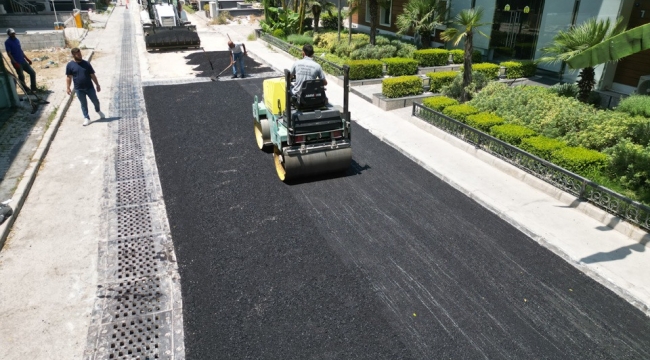 Bayraklı’ya 4,5 yılda 350 bin ton asfalt