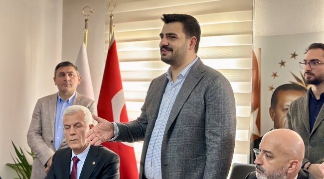 Eyyüp Kadir İnan:İzmir’in bugününü ve geleceğini çaldın!
