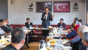 MHP’Lİ OSMANAĞAOĞLU ALİAĞA’DA MUHTARLARLA BİRARAYA GELDİ