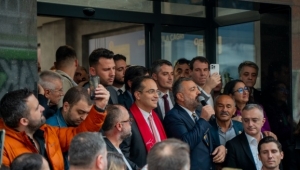 Olgun Atila'dan Miting Gibi Adaylık Açıklaması