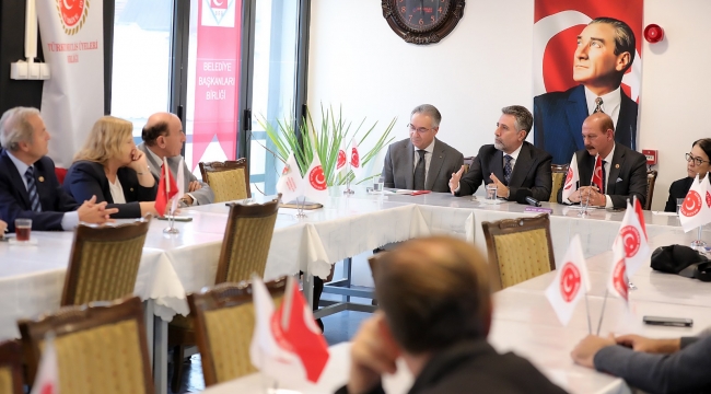 Sandal, “İzmir’in kalbi Bayraklı’yı örnek ilçe yaptık”