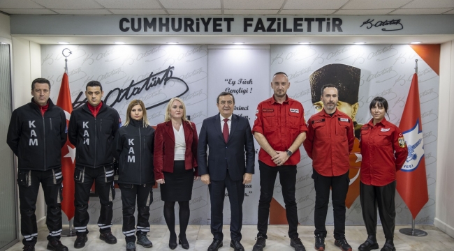 Batur'dan AKUT'a teşekkür plaketi