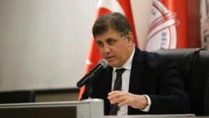 Fonlanan Kişiler Cemil Tugay'a Saldırıyor